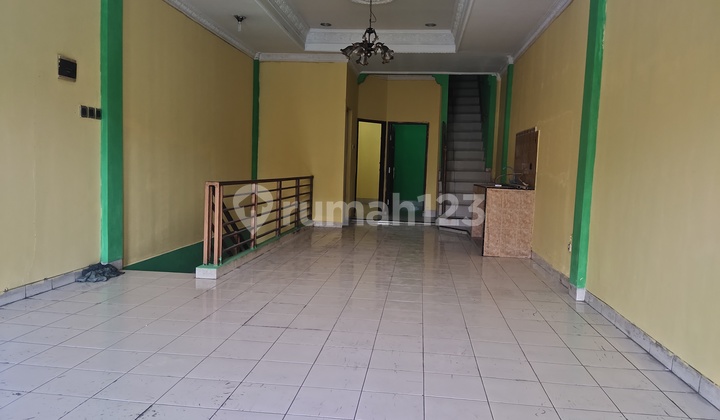 Serious Quick Sale Ready-to-Occupy Shophouse in Permata Raya Taman Royal Tangerang 2