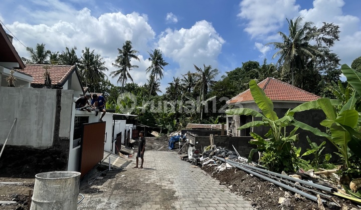 House Near Bypass Tabanan House in Grokgak Kencana Residence, Jl. Delod Peken, Delod Peken, Tabanan, Tabanan, Bali, Indonesia, 82113, Tabanan Freehold Certificate