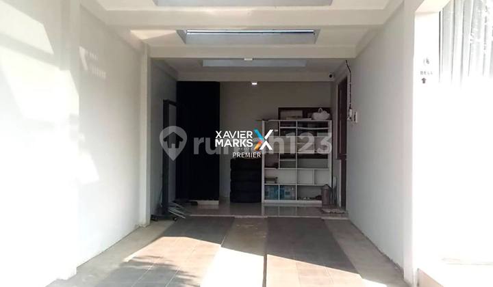 Modern Villa-Style Fully Furnished House in Kepanjen, Malang Modern Villa-Style Fully Furnished House in Kepanjen, Malang