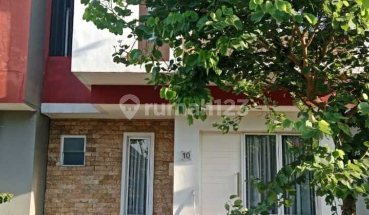 Rumah 2 Lantai Di Malibu Village Gading Serpong, Tangerang.