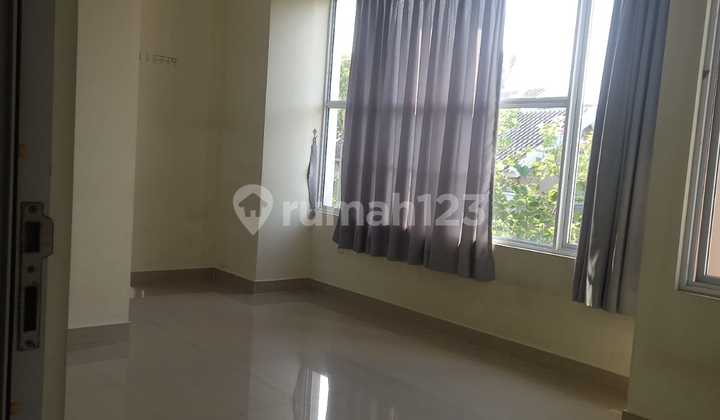 Rumah 2 Lantai Di Malibu Village Gading Serpong, Tangerang. 2