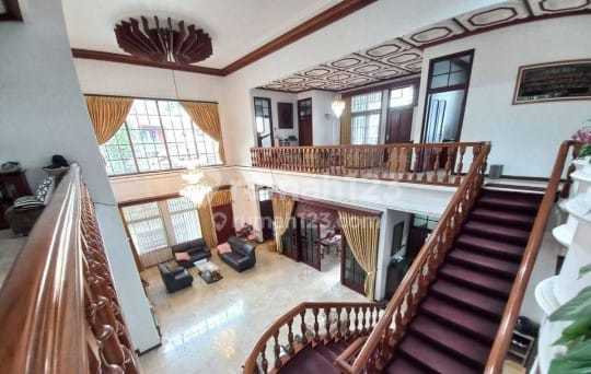 Well-Maintained Classic House Near Setiabudi Lembang 2