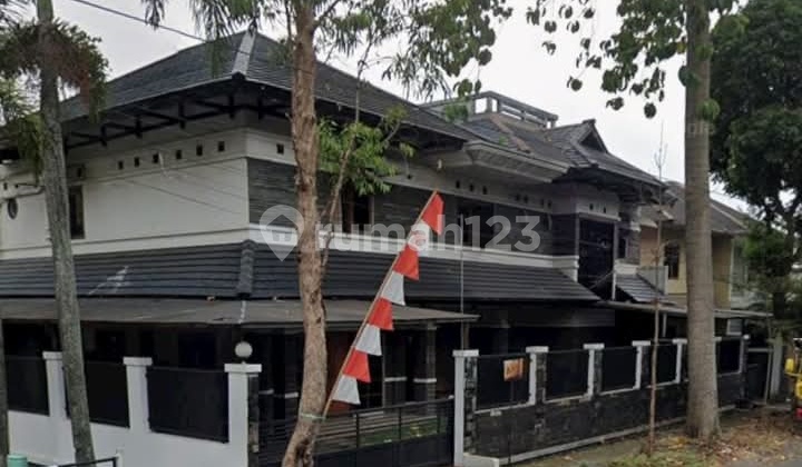 For Quick Sale, House Suitable for Business in Pasteur