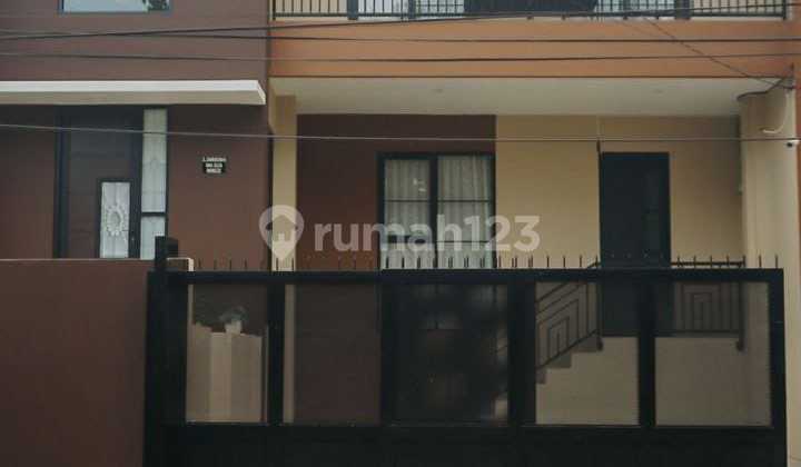 Rumah Mewah Kolam Renang Di Setiabudi Regency 1