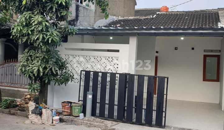 Ready-to-Occupy House, Griya Cempaka Arum, Well-Maintained