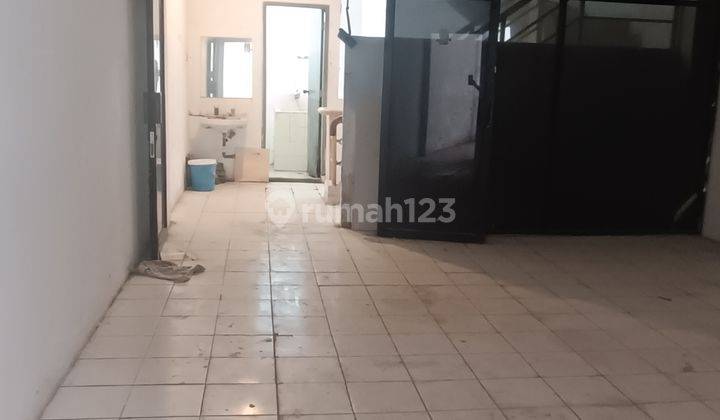 Ruko 2,5 lantai di Komplek Mitra Bekasi SHM Bagus 9
