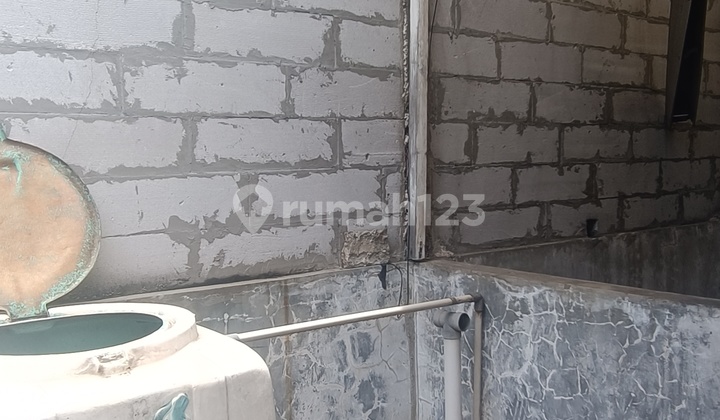 Ruko 2,5 lantai di Komplek Mitra Bekasi SHM Bagus 12