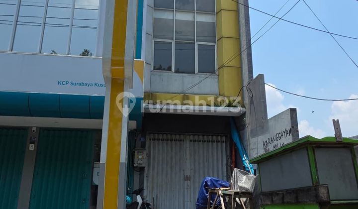 Roadside Houses in Tambak Sari Surabaya Roadside Houses in Tambak Sari Surabaya