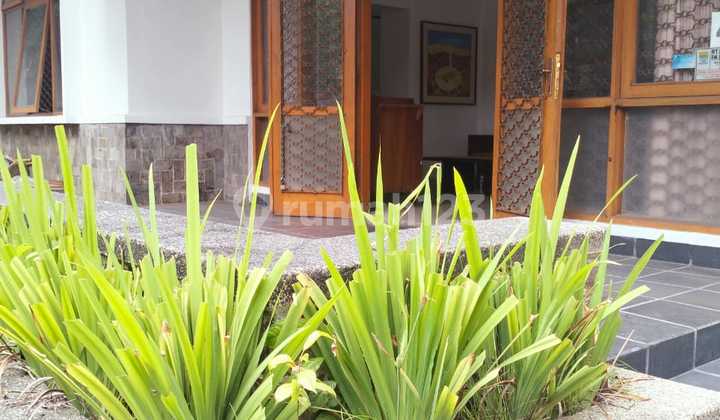 Cihamplas Area House in Front of Advent Hospital, Suitable for Various Businesses.