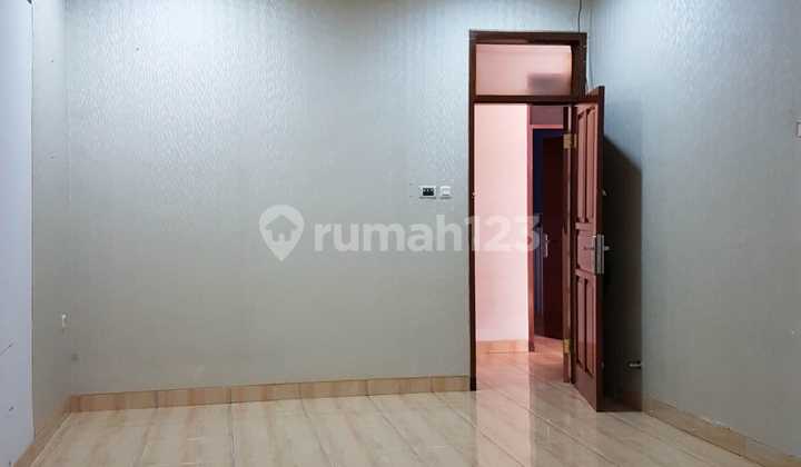 For Sale Mrs. Nice House Kopo Permai Ready to Live In Safe and Comfortable Environment 2