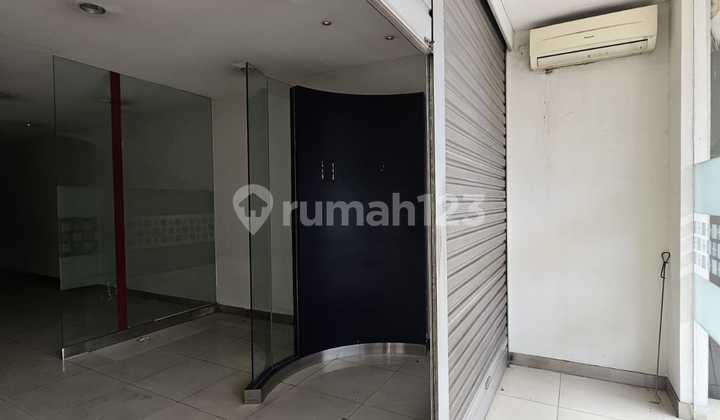 Strategic Shophouse Ready to Use, Suitable for Various Types of Businesses
