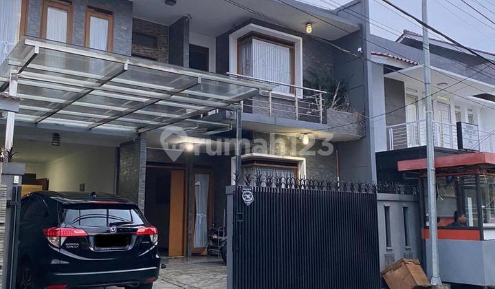 Rumah Mewah Tengah Kota Aman Tenang Nyaman Bangunan Lux Siap Masuk Rumah Mewah Tengah Kota Aman Tenang Nyaman Bangunan Lux Siap Masuk