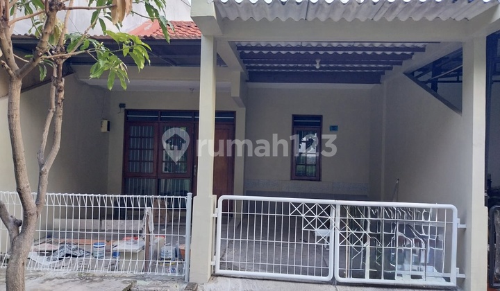 Habitable Babatan Pratama House Ready to Occupy