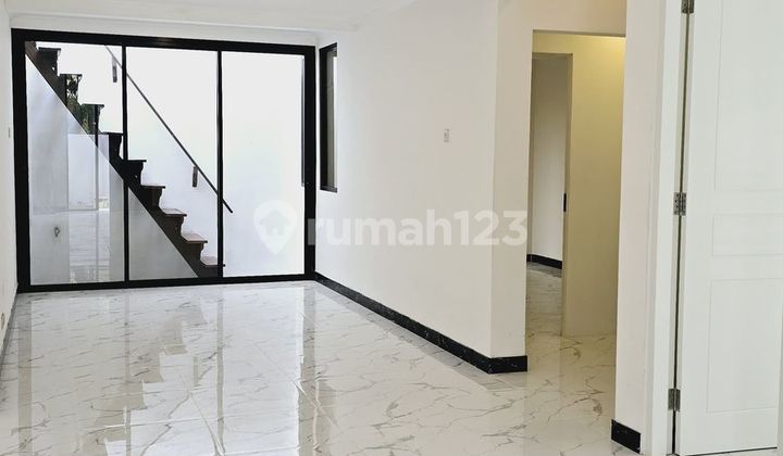 RUMAH CITRALAND UTAMA 1,5 LANTAI ATTIC FULL GRANIT