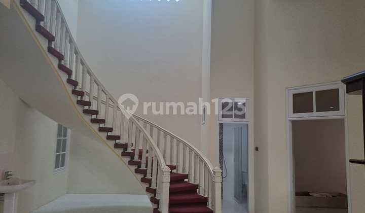 1.5-STORY HOUSE FULLY RENOVATED IN SATELLITE AREA FOR RENT