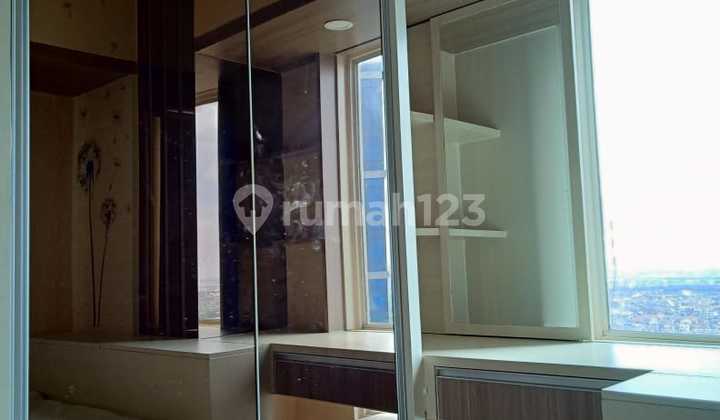 FOR RENT TANGLIN 2 BR CORNER FULL FURNISHED READY TO OCCUPY!