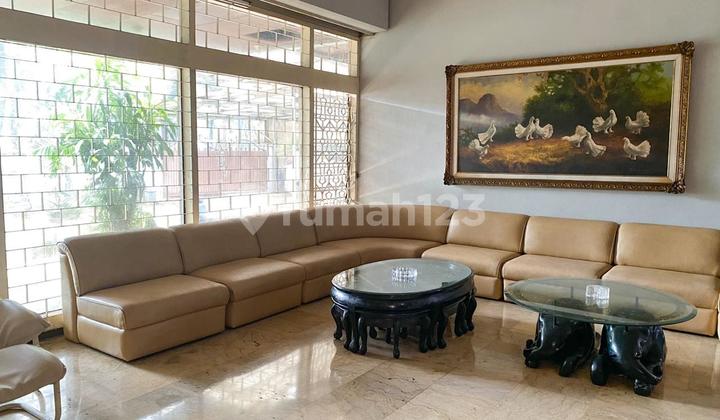 Jual Butuh! Rumah Hook antara Hanglekiu dan Pakubuwono selangkah ke Senayan City 2