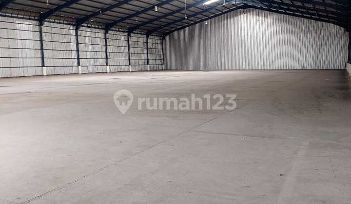 Sturdy Ready-to-Use 1000m2 Warehouse with Loading Dock in Marunda Center Industrial Area Near Tanjung Priuk Port, Access to Marunda Toll Road, Tarumajaya, Bekasi. Sturdy Ready-to-Use 1000m2 Warehouse with Loading Dock in Marunda Center Industrial Area Near Tanjung Priuk Port, Access to Marunda Toll Road, Tarumajaya, Bekasi.