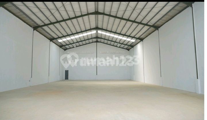 Affordable Warehouse Rental 1000m2 Good Strategic Location Beside Road Container Access Kranji Alexindo Bekasi Affordable Warehouse Rental 1000m2 Good Strategic Location Beside Road Container Access Kranji Alexindo Bekasi