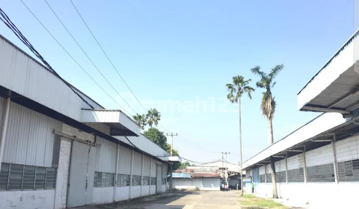 Good Warehouse Ready to Use Area 1500m2 Roadside Container Access Near Sentul Bogor Toll