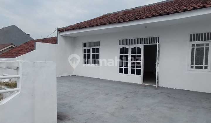 Jual Bu Rumah Putih 2 Lt Lb 150 Lt 240m2 Turun Harga 1,25 M Harapan Indah 1 Bekasi 1