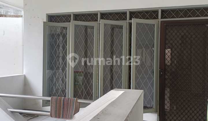 Dijual Butuh Cepat Rumah 2 Lantai Lt 260 Lb 350M2 di Komplek Taman Ratu Indah Jakarta Barat Dijual Butuh Cepat Rumah 2 Lantai Lt 260 Lb 350M2 di Komplek Taman Ratu Indah Jakarta Barat