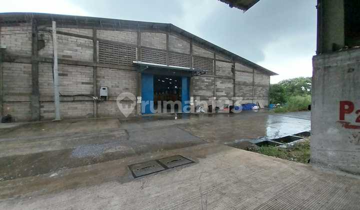 Strong, Affordable, Independent Warehouse, 1300m² Land Area, Suitable for Production, Strategically Located with Crane, Near Toll Gate, Ideal for Production/Assembly of 40-Foot Containers, East Bekasi. Strong, Affordable, Independent Warehouse, 1300m² Land Area, Suitable for Production, Strategically Located with Crane, Near Toll Gate, Ideal for Production/Assembly of 40-Foot Containers, East Bekasi.