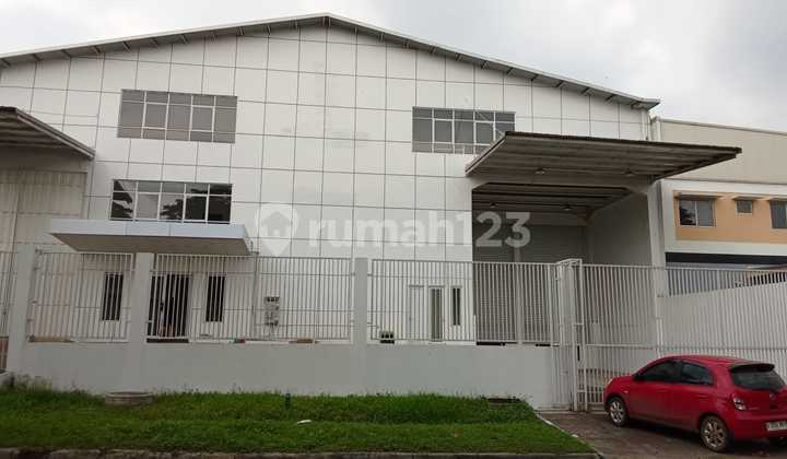 A Ready-to-Use Strong and Good Warehouse Suitable for Industry, 2300m² Land Area, in Delta Silicon Area, Cikarang, Bekasi A Ready-to-Use Strong and Good Warehouse Suitable for Industry, 2300m² Land Area, in Delta Silicon Area, Cikarang, Bekasi