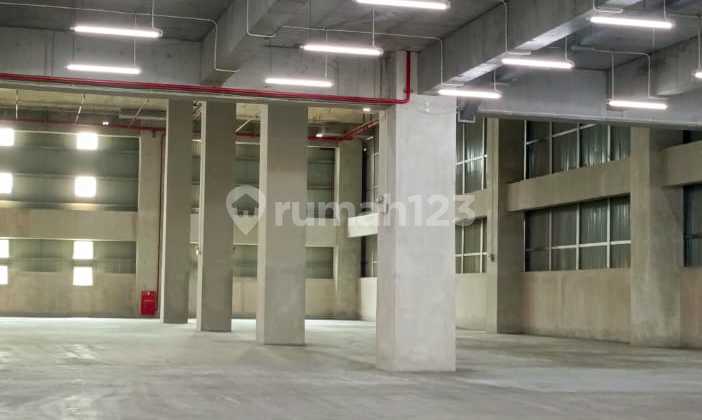 Modern Warehouse Safe Facility 2000m² Loading Dock Container Access Near Cakung Harapan Indah Bekasi Modern Warehouse Safe Facility 2000m² Loading Dock Container Access Near Cakung Harapan Indah Bekasi