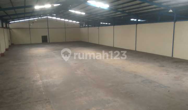 Affordable Ready-to-Use Sturdy Warehouse Lot 1000 - 2500m² Suitable for Storage/Assembly Container Access Roadside Near Summarecon Bekasi