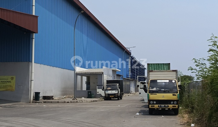 New Warehouse 2300m2 Container Access Near Toll Road and Tanjung Priuk Port Marunda Center Cilincing Marunda Bekasi New Warehouse 2300m2 Container Access Near Toll Road and Tanjung Priuk Port Marunda Center Cilincing Marunda Bekasi