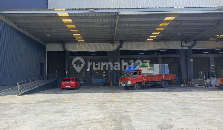 Modern Warehouse Safe Facility 2000m² Loading Dock Container Access Near Cakung Harapan Indah Bekasi Modern Warehouse Safe Facility 2000m² Loading Dock Container Access Near Cakung Harapan Indah Bekasi