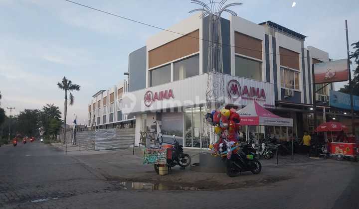 Ruko Ex Showroom Suitable for Culinary/ Showroom by Main Road Alamanda Regency Tambun Bekasi 2