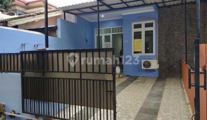 For Sale 2 Plots of Spacious & Strategic Ready-to-Occupy House - Beji, Depok 2