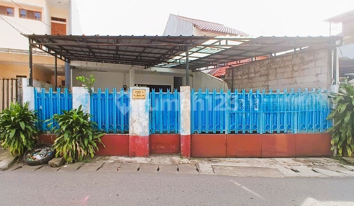 SPACIOUS & COMFORTABLE HOUSE IN TANJUNG BARAT - SOUTH JAKARTA | FREEHOLD | BELOW MARKET PRICE! SPACIOUS & COMFORTABLE HOUSE IN TANJUNG BARAT - SOUTH JAKARTA | FREEHOLD | BELOW MARKET PRICE!