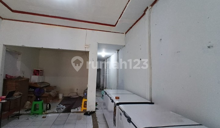 Shop/house on Pitara Main Road, Depok. 2