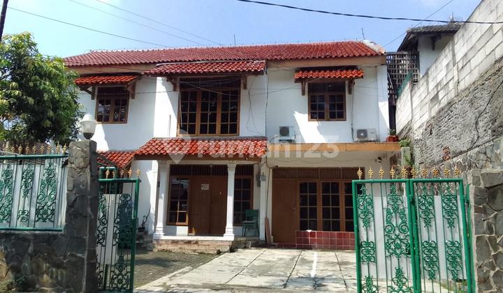 Dijual Kost Aktif 22 Pintu + Rumah Tinggal Di Rawajati Timur Pancoran - Lokasi Super Strategis, Roi Menarik!