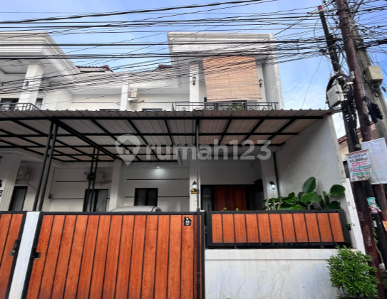 Rumah Modern 2 Lantai SHM di Kalibaru Cilodong - 3 KT, Carport, Harga 1,28 M