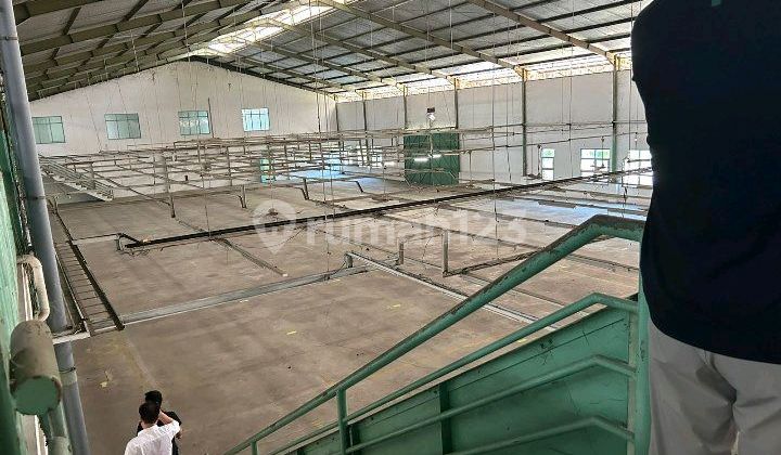 For Sale: Ex-Warehouse Ex-Garment Ready to Use, Flood-Free 2