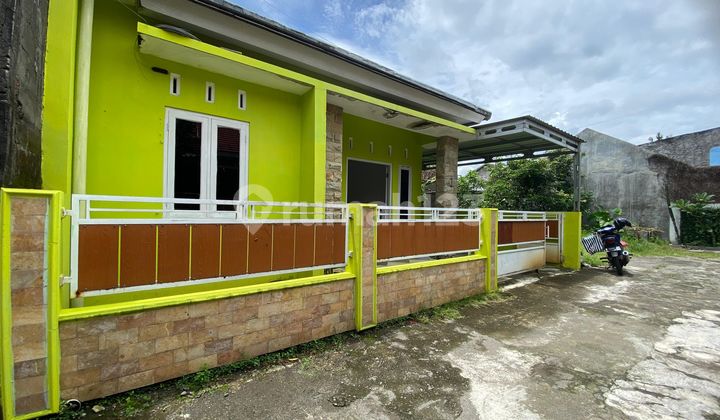 Crazy Cheap, Below Market Price. Minimalist House in a Residential Area Near Sleman Regency Government. 1