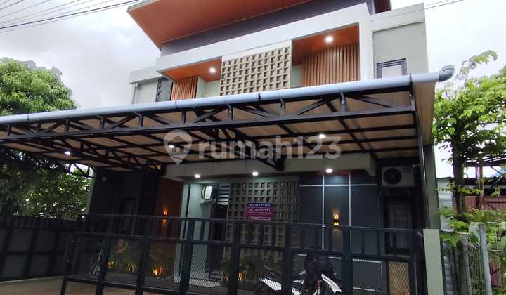 Luxurious, Comfortable. Exclusive Kost Ready to Occupy Fully Furnished at Jakal KM 10. 2