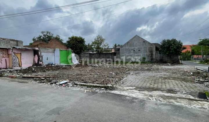 *Beautiful and Strategic Land Suitable for Plots, Offices, Residences, Restaurants/Cafes on Jl. Gito Gati Near Sleman City Hall