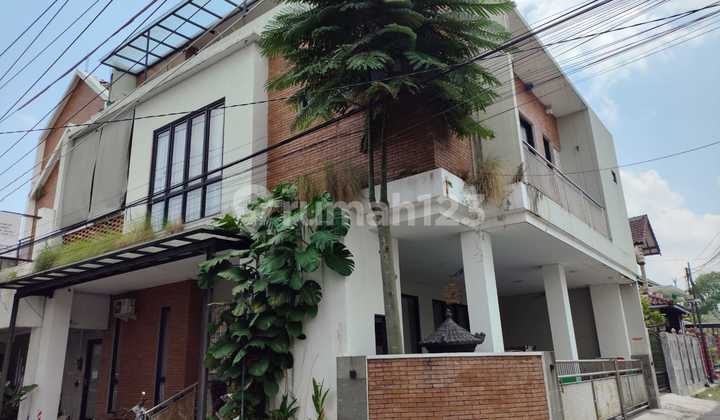 *super Murah Butuh Uang**rumah Konsep Kontemporer Industrial Bangunan 3 Lantai Lokasi Premium Cocok Untuk Investasi, Homestay & Rumah Mewah Di Jl. Kaliurang Km. 7 Yk*- Bangunan Grade A+++- Bangunan Baru Tahun 2020luas Tanah 150 Mluas Bangunan 300 Mkamar T *super Murah Butuh Uang**rumah Konsep Kontemporer Industrial Bangunan 3 Lantai Lokasi Premium Cocok Untuk Investasi, Homestay & Rumah Mewah Di Jl. Kaliurang Km. 7 Yk*- Bangunan Grade A+++- Bangunan Baru Tahun 2020luas Tanah 150 Mluas Bangunan 300 Mkamar T