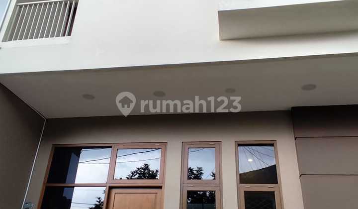 Rumah Baru 2 Lantai Full Furnished di Dekat Ugm 2
