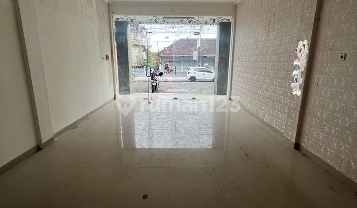 For Rent: 2nd Floor Shop House in a Very Strategic Location in Kerobokan 2