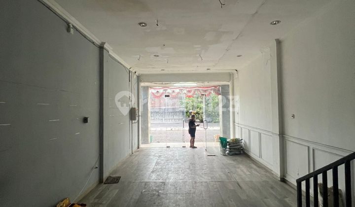 For Rent: Very Strategic Location Shop House in Kerobokan 2