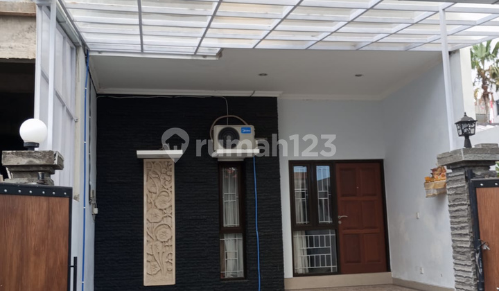 For Rent: 2-Story Minimalist House in South Denpasar, Prime Location Near City Center For Rent: 2-Story Minimalist House in South Denpasar, Prime Location Near City Center