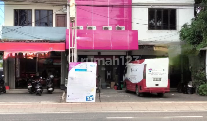 Rental of 3-Story Shop House in a Strategic Location in East Denpasar Rental of 3-Story Shop House in a Strategic Location in East Denpasar
