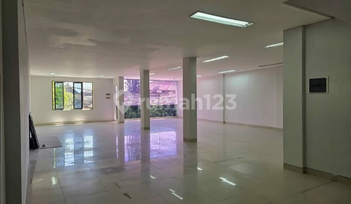 Rental of 3-Story Shop House in a Strategic Location in East Denpasar 2