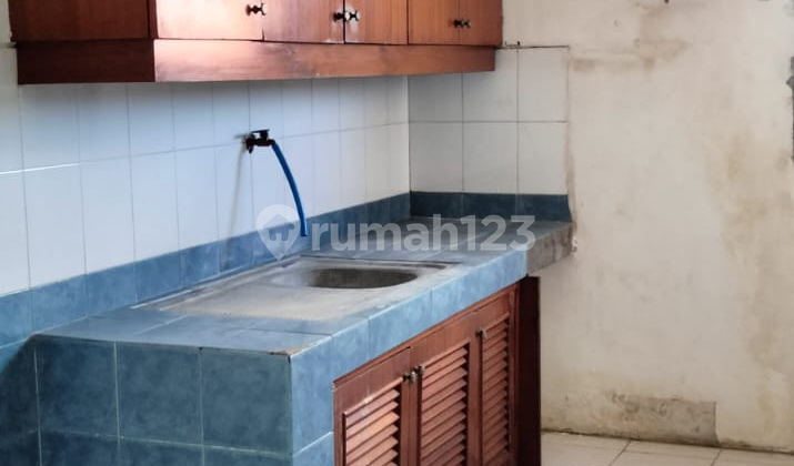Rented Out 3-Story Shophouse with Strategic Location in South Denpasar 2